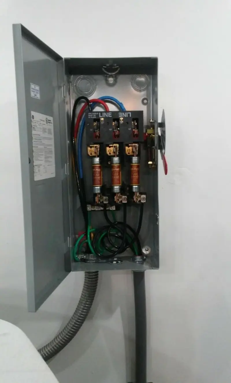 Three-phase disconnect switch installed for Electrical Wiring & Rewiring in Veneta